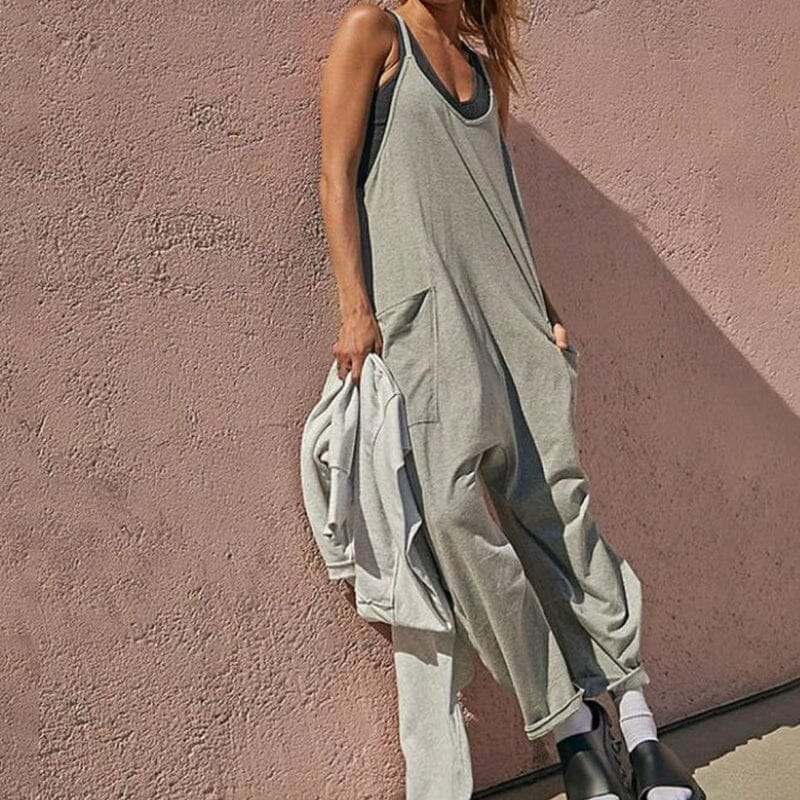 Felizitas - Den Perfekte Minimalistiske Jumpsuit Med Lommer Og V-udskæring